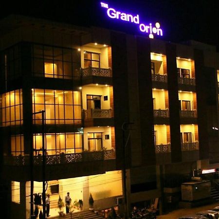 The Grand Orion Hotel Chinhat Exterior foto