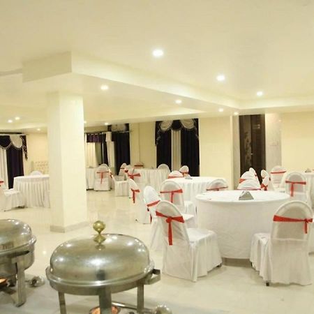 The Grand Orion Hotel Chinhat Exterior foto